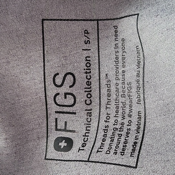 Figs scrubs - Picture 2 of 3